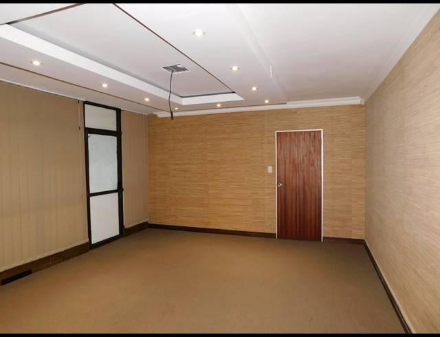 127M² OFFICE TO LET IN FERNDALE